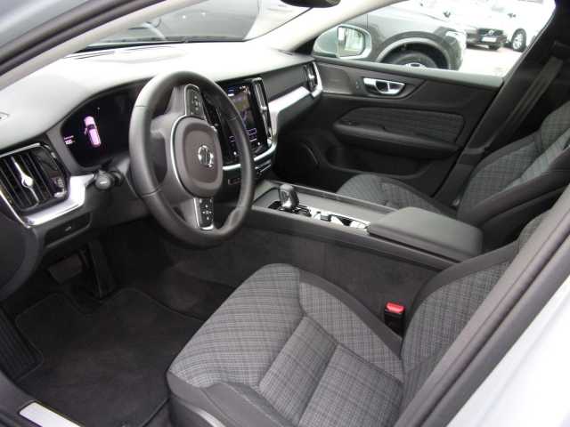 Volvo V60 Core