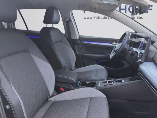 Volkswagen Golf 1.5 eTSI DSG Variant