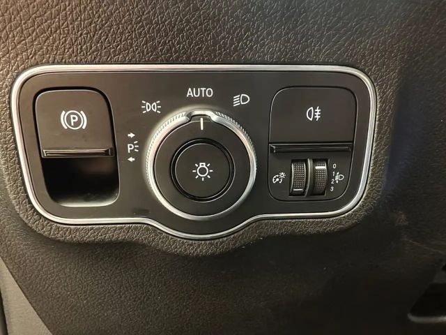 Mercedes-Benz GLB 200 4MATIC GLB 200 d