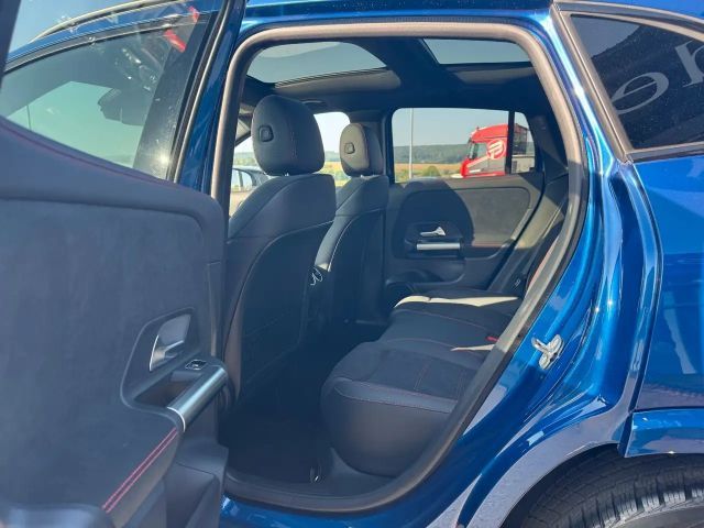 Mercedes-Benz GLA 200 AMG Line