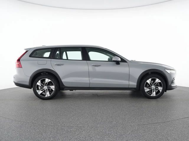 Volvo V60 Cross Country AWD Plus