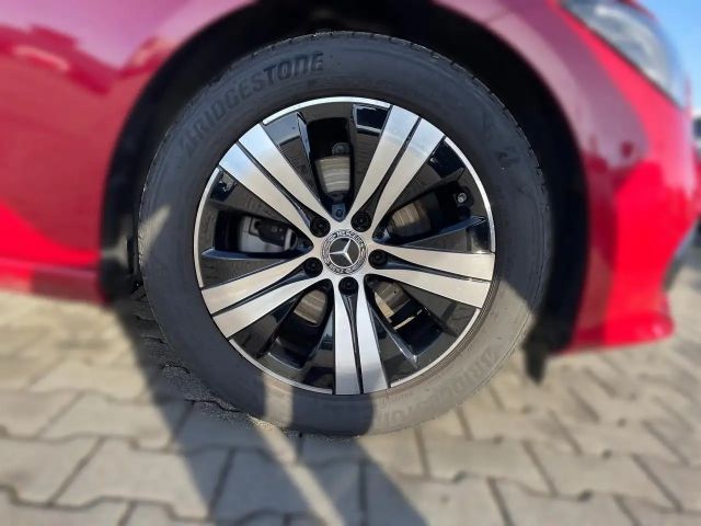 Mercedes-Benz C 180 AVANTGARDE Sedan