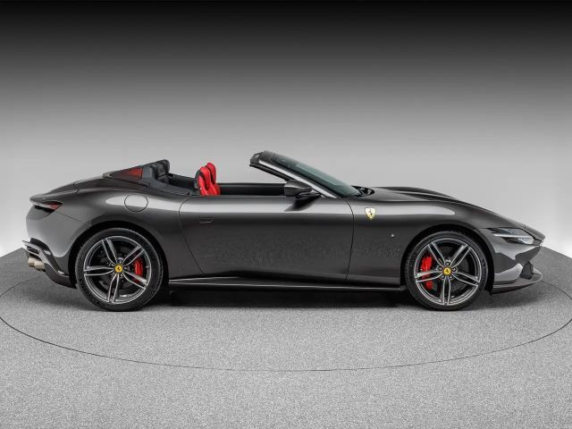 Ferrari Roma Spider