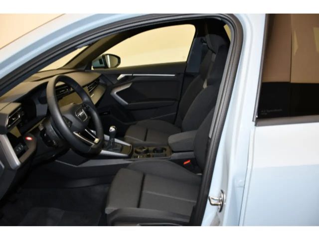 Audi A3 30 TFSI Business Sedan