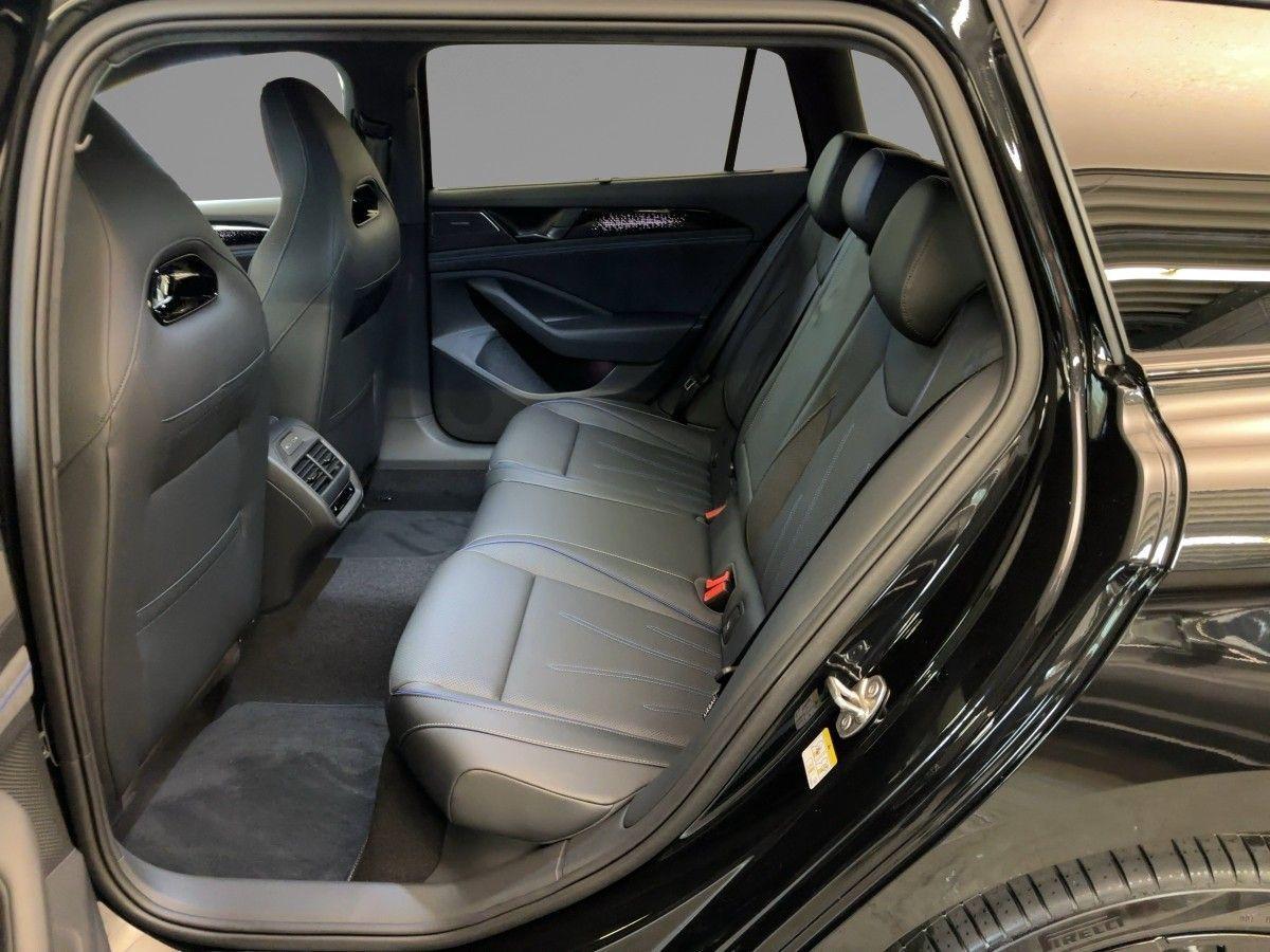 Volkswagen Passat R-Line eHybrid