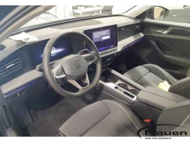 Volkswagen Passat Business DSG IQ.Drive
