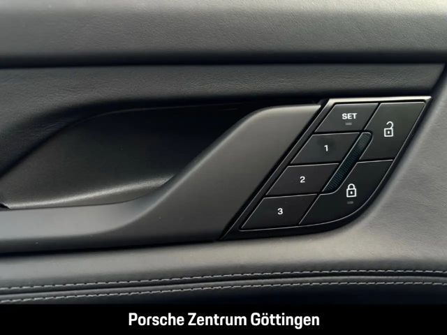 Porsche Taycan 4 Black Edition