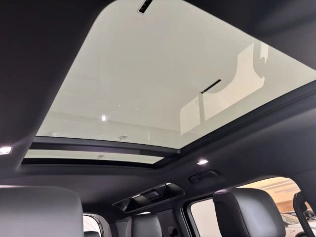 Land Rover Defender 110 Dynamic HSE