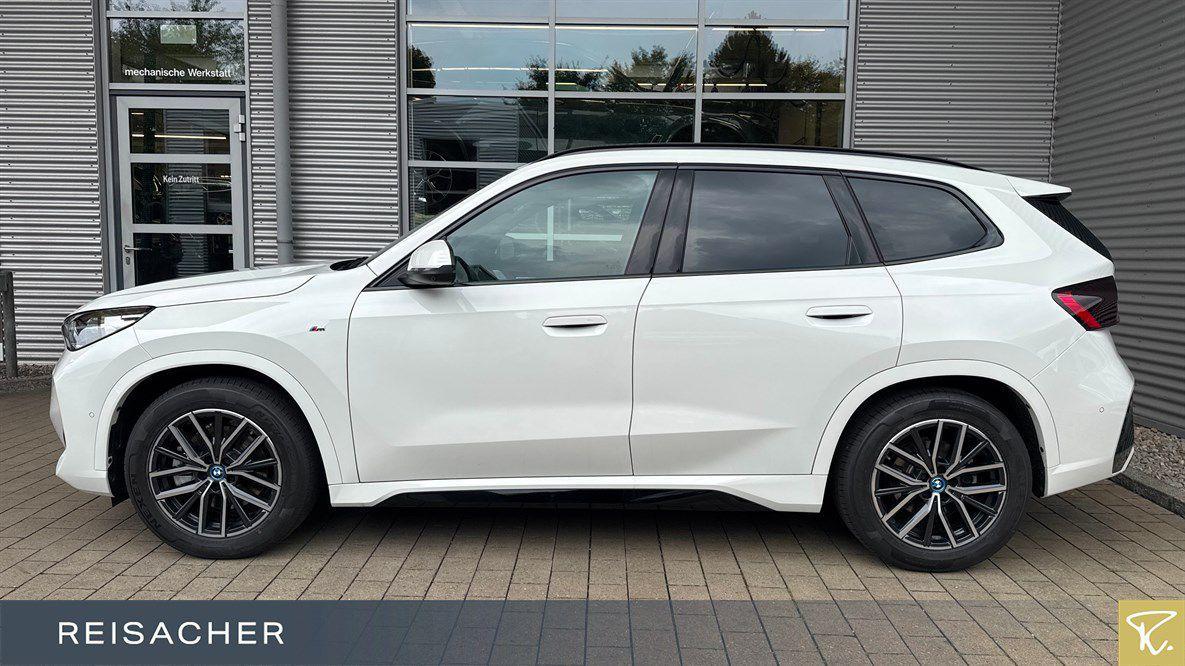 BMW iX1 xDrive30