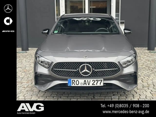 Mercedes-Benz A 180 A 180 Special Edition AHK LED Distr Night RF-Kam