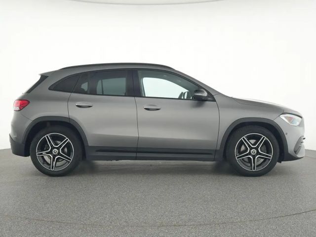 Mercedes-Benz GLA 200 AMG Line