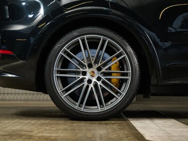 Porsche Cayenne E-Hybrid S Turbo