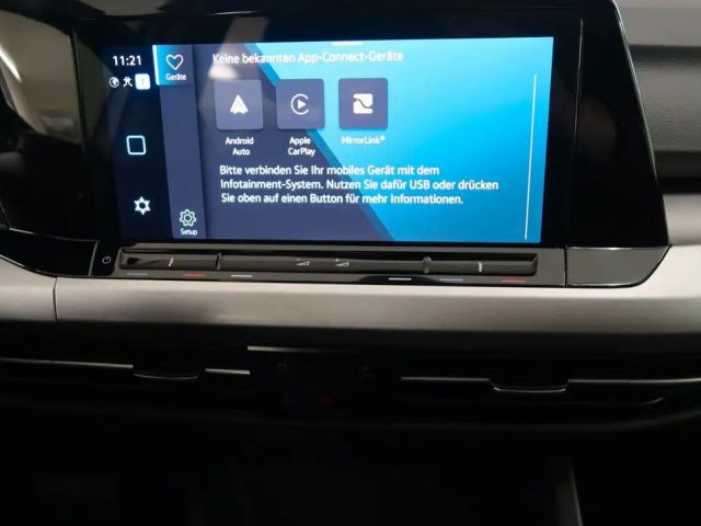 Volkswagen Golf Life Variant