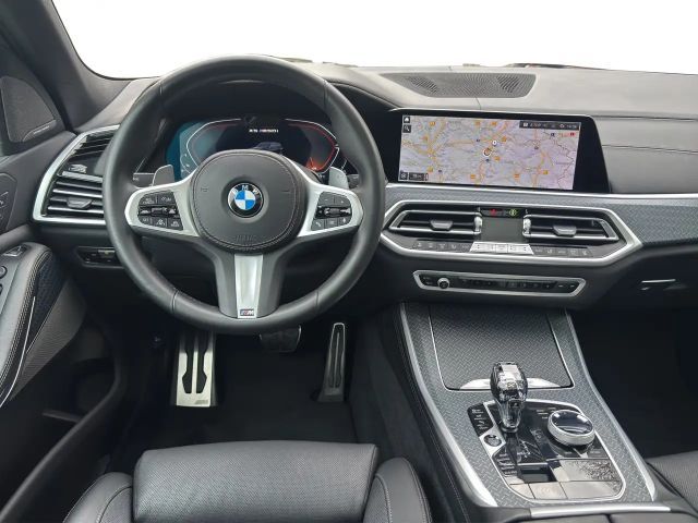 BMW X5 M50i