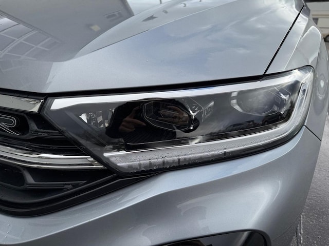 Volkswagen T-Roc T-Roc R-Line 2.0 l TSI OPF 4MOTION 140 k W (190 PS) 7-Gang-Doppelkupplungsgetrieb DSG