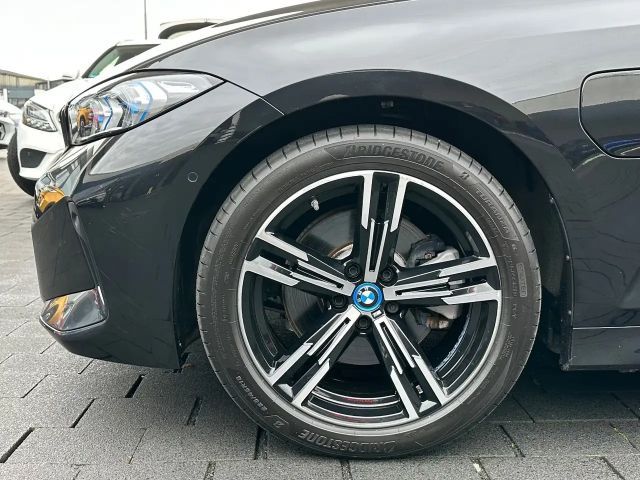BMW 330 330e M-Sport Touring xDrive