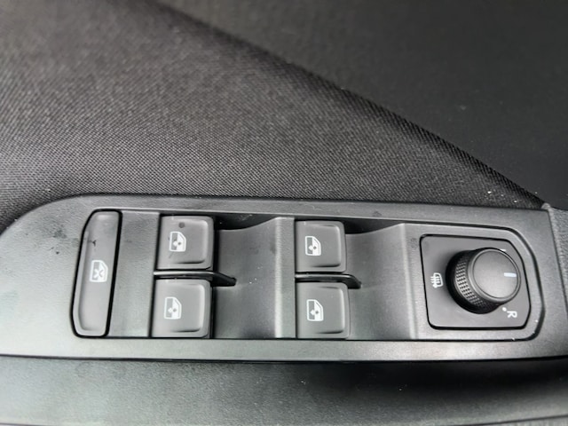 Skoda Kamiq Kamiq Essence 1,0 TSI AHK SHZ FSE PDC SpurH