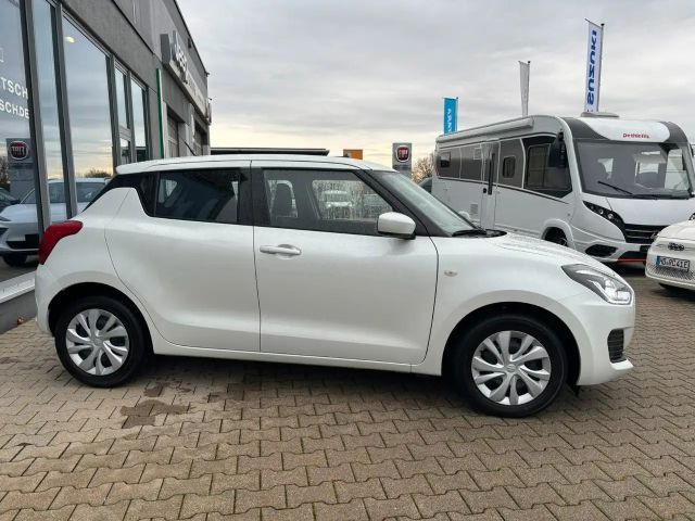Suzuki Swift Club Hybrid