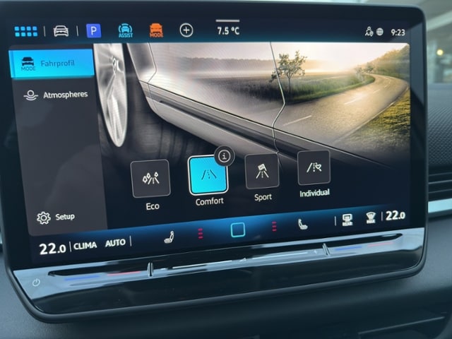 Volkswagen T-Roc 1.5l eTSI MATRIX+CARPLAY+AEREA+HEAD