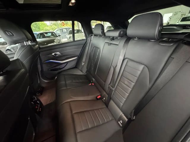 BMW 320 320d M-Sport Touring xDrive
