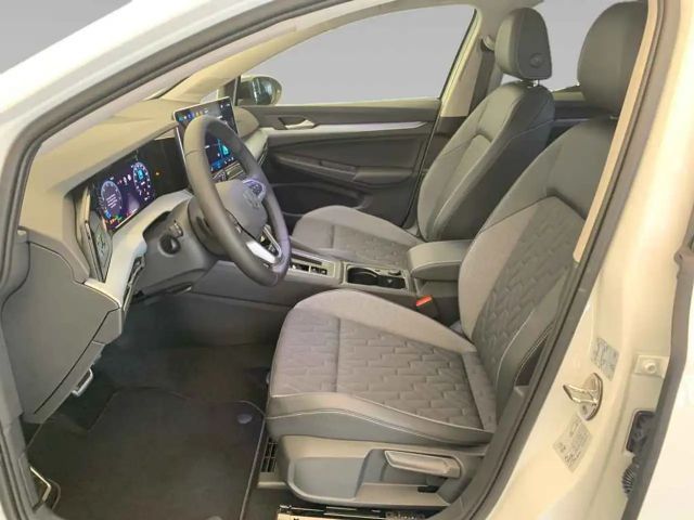 Volkswagen Golf 1.5 eTSI DSG