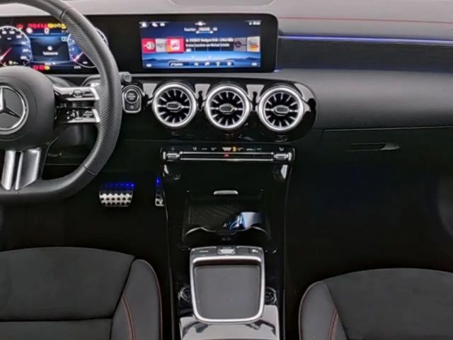 Mercedes-Benz CLA 200 AMG Line