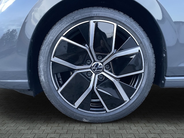 Volkswagen Golf 1.5 eTSI Golf VIII