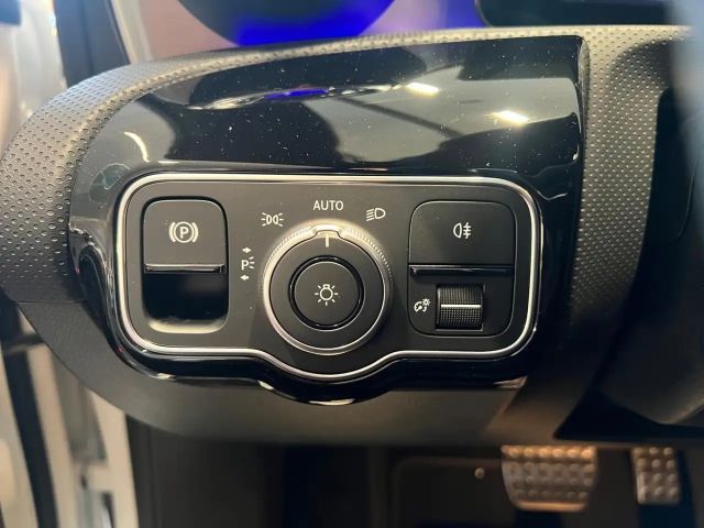 Mercedes-Benz CLA 200 AMG Line Shooting Brake