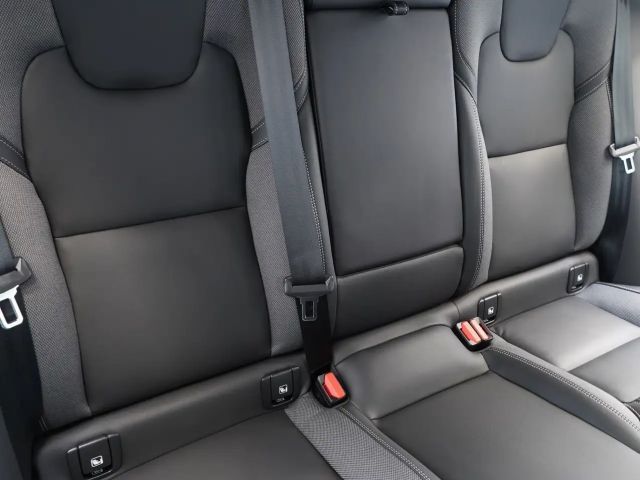 Volvo XC60 AWD Dark Plus