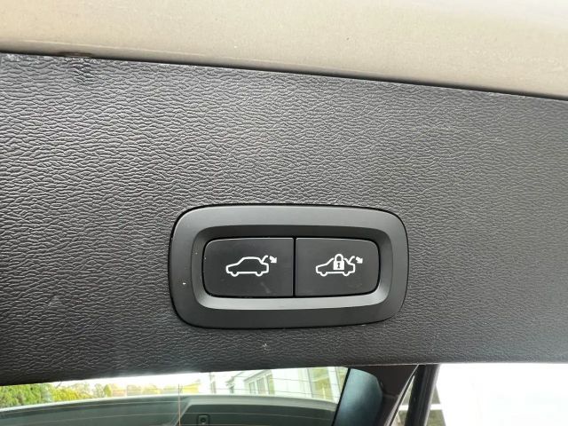 Volvo XC40 AWD Plus Recharge Twin Engine