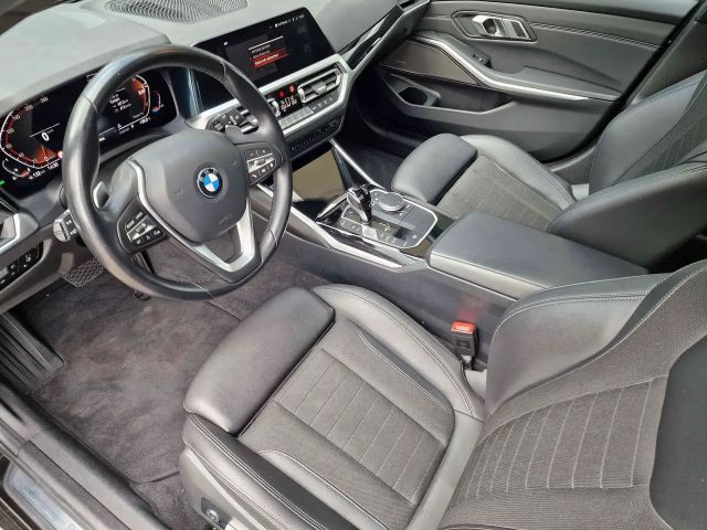 BMW 330 330i Sport Line xDrive