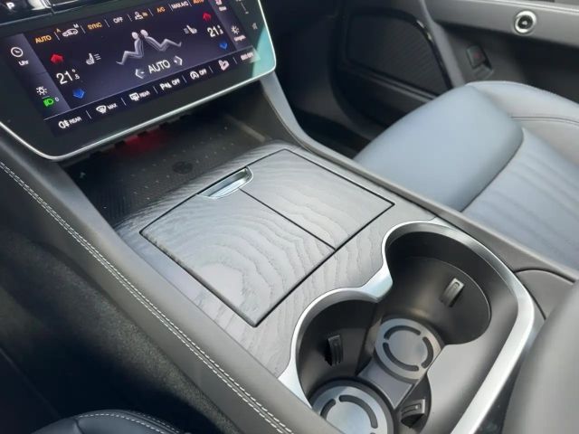 Maserati Grecale MY25 - 300PS - AWD - PANO - LED