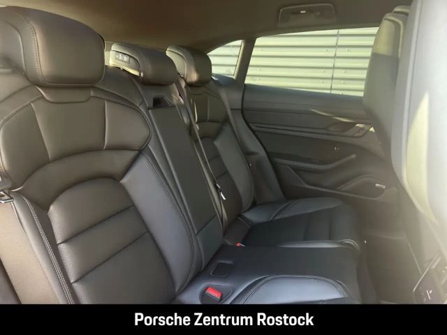 Porsche Taycan Black Edition Sport Turismo