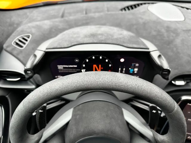 McLaren Artura Spider