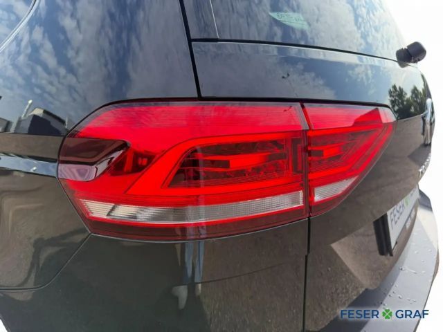 Volkswagen Touran IQ.Drive Move R-Line