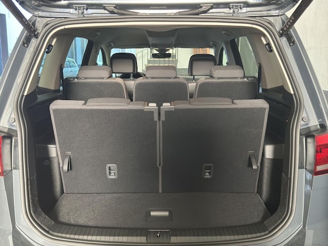 Volkswagen Touran 1.5 TSI DSG R-Line