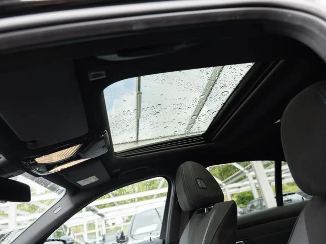 BMW 320 320d M-Sport Sedan