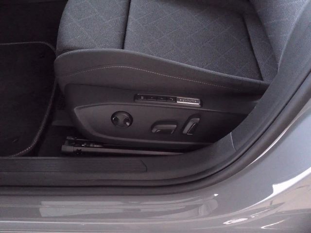 Volkswagen Golf DSG Life Variant