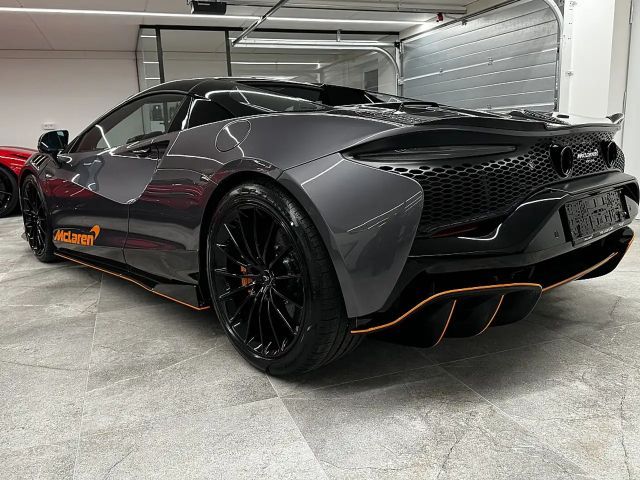 McLaren Artura Spider