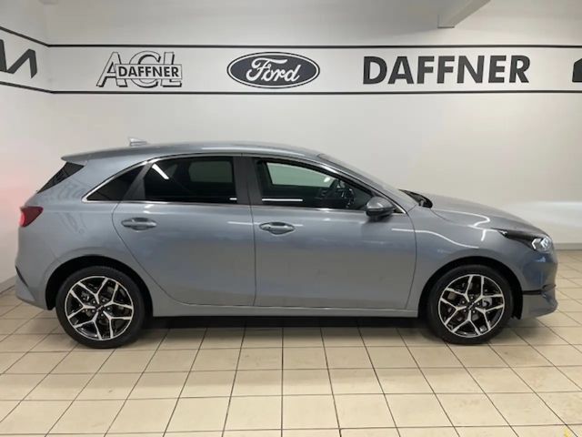 Kia Ceed Ultimate Tempomat VerkehrszeichenERK Navi