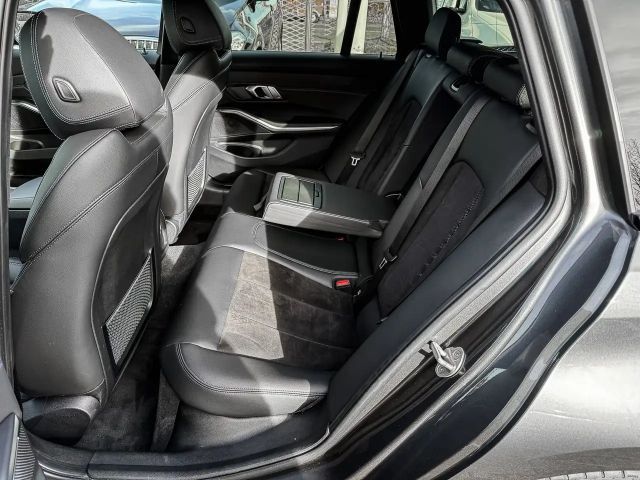 BMW 330 330d M-Sport xDrive