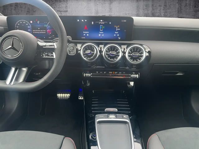 Mercedes-Benz A 200 AMG Line