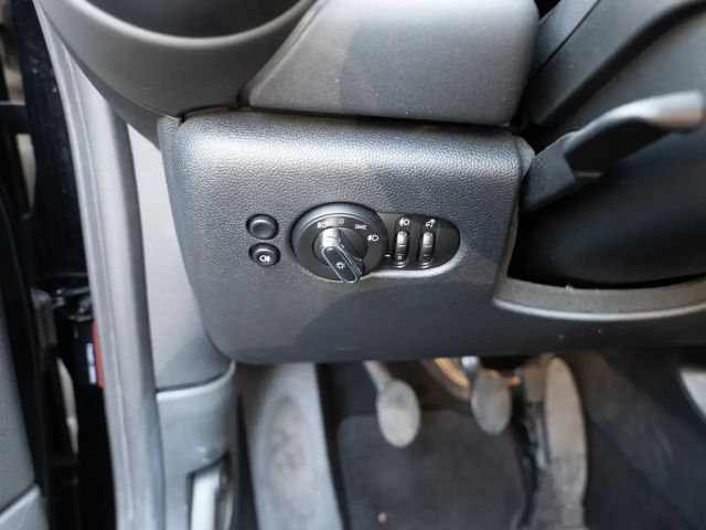 MINI One Classic Trim LED SHZ PDC KEYLESS KLIMA