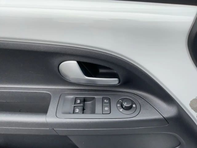 Volkswagen up! 1.0 KLIMA+PDC+KAMERA+SZHG+EL BEH ASP+NSW+MFA+ZV M