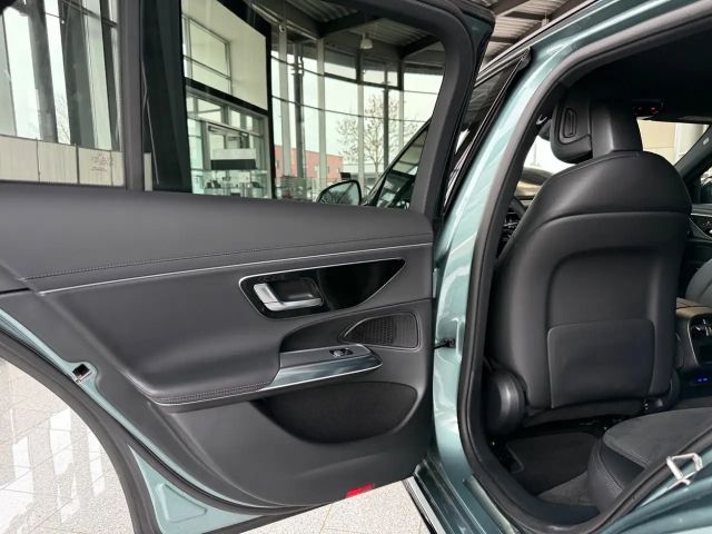 Mercedes-Benz E 300 AMG Line E 300 e