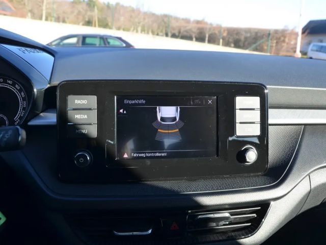 Skoda Fabia Fabia 1,0 LED TEMPO KLIMA PARKSENSOREN HINTEN 1.Be