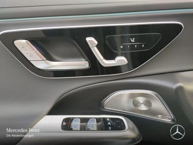 Mercedes-Benz E 200 AMG Line Sedan