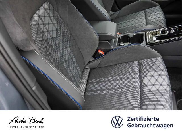 Volkswagen Golf 1.5 eTSI DSG Golf VIII R-Line