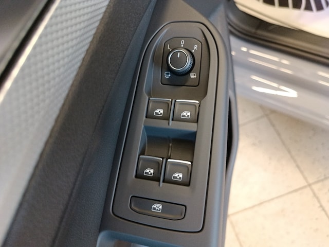 Volkswagen Golf 1.5 eTSI DSG Golf VIII