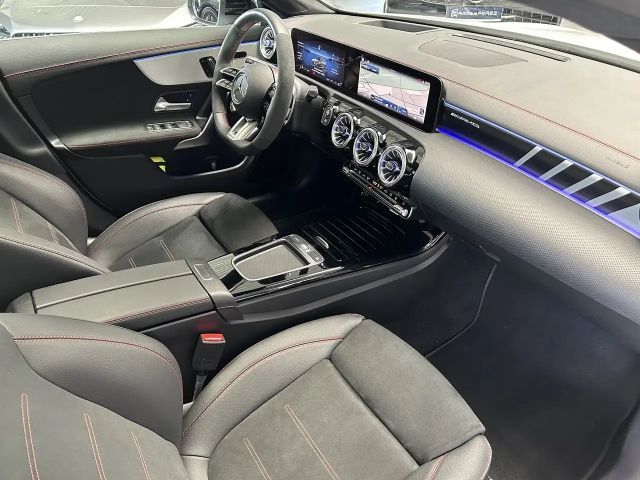 Mercedes-Benz CLA 35 AMG AMG Line Premium